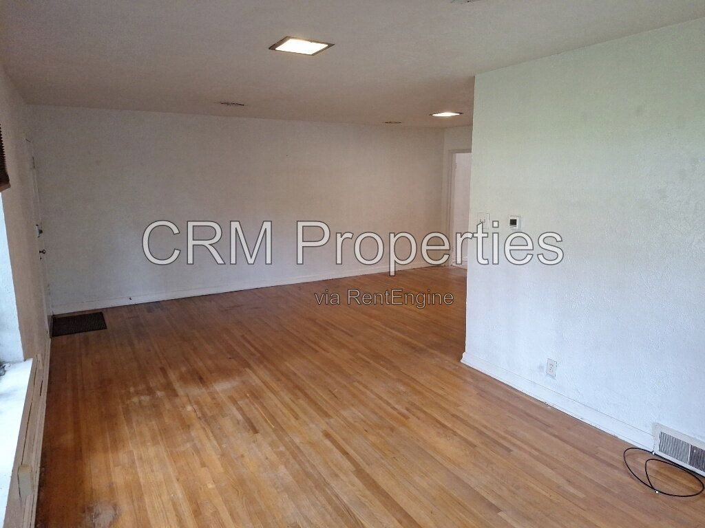 2101 N WHEELING AVE. APT 2, MUNCIE property image