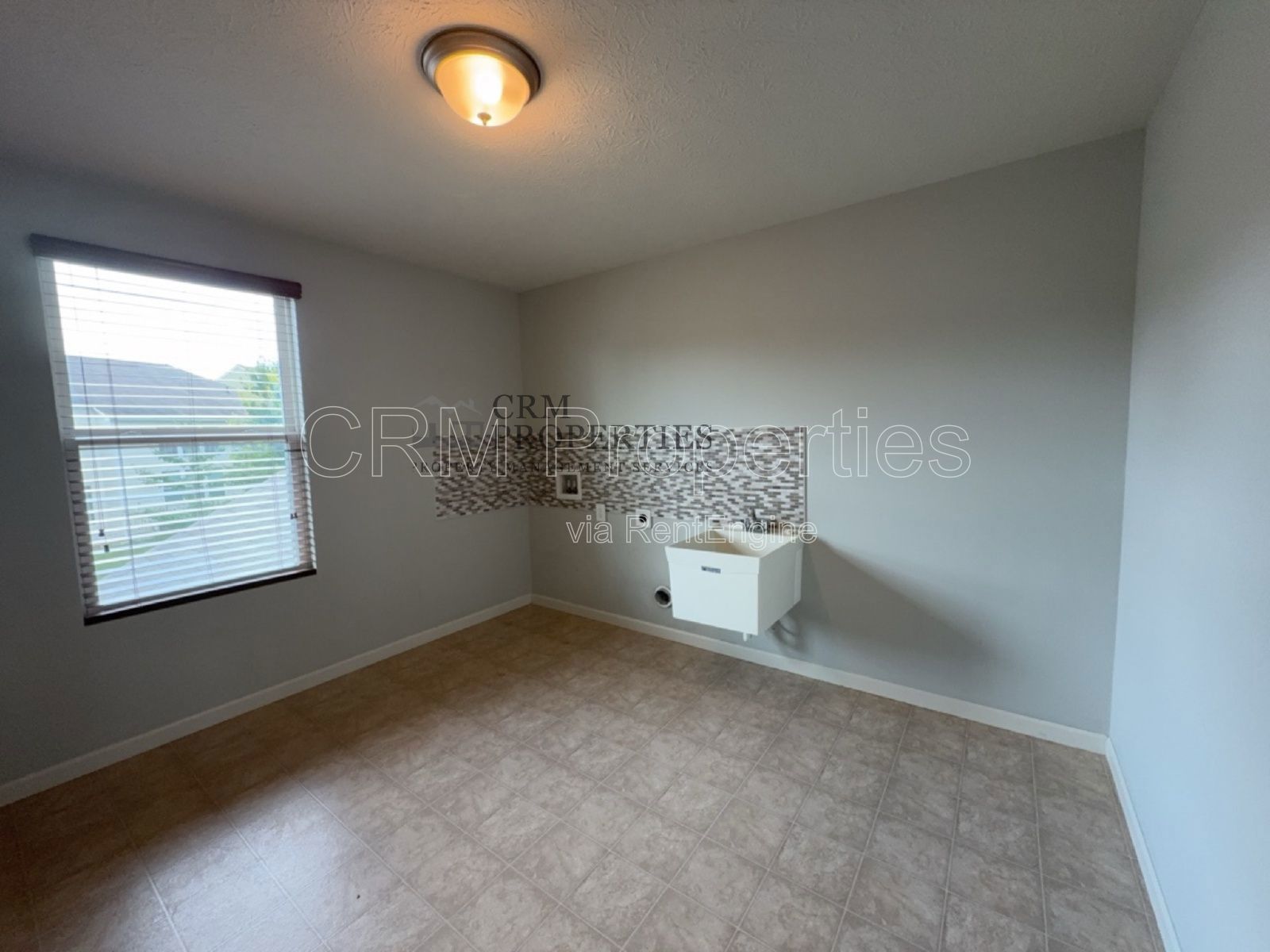 13213 ISLE OF MAN WAY, FISHERS property image