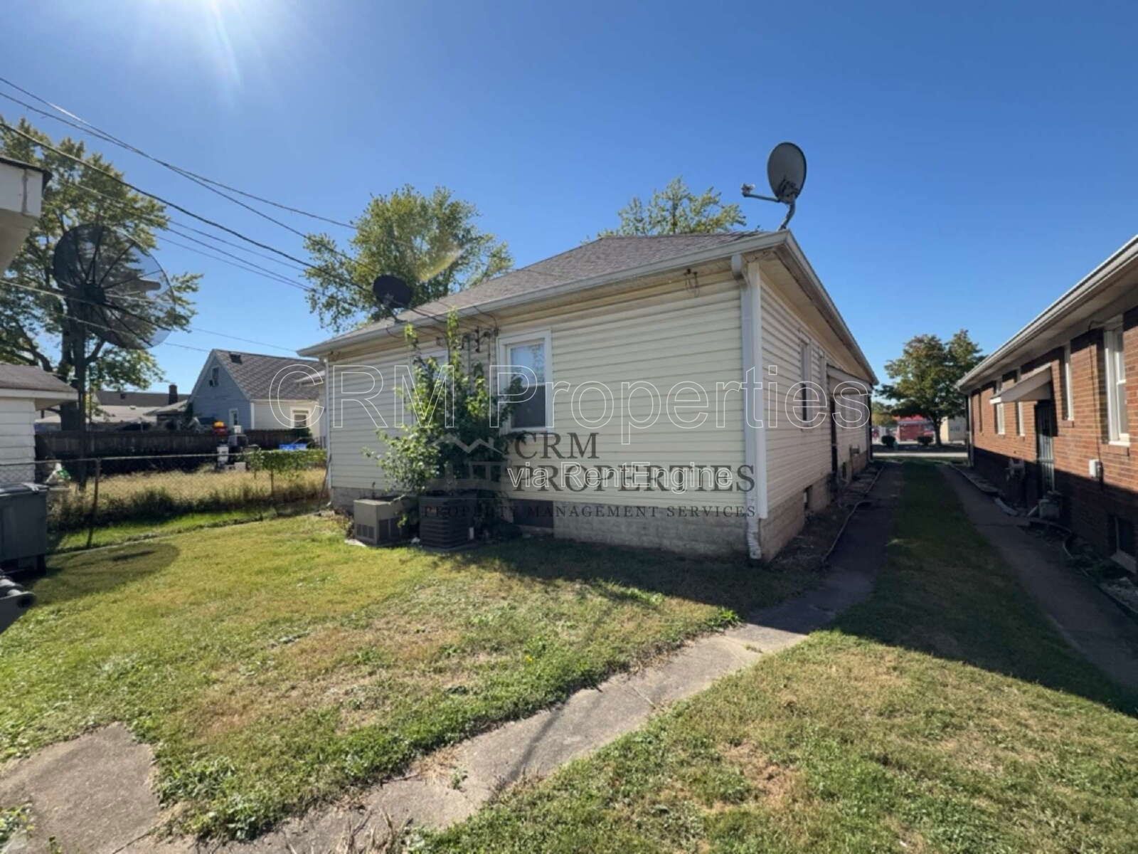 933 N LINWOOD AVE, INDIANAPOLIS property image