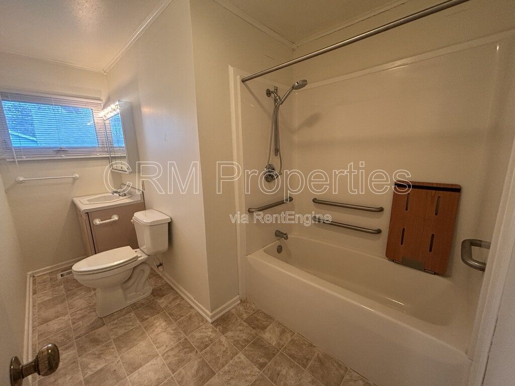 202 LODY LANE, KOKOMO property image