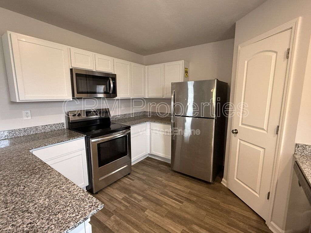 2618 W KINGS CANYON DR. MUNCIE property image