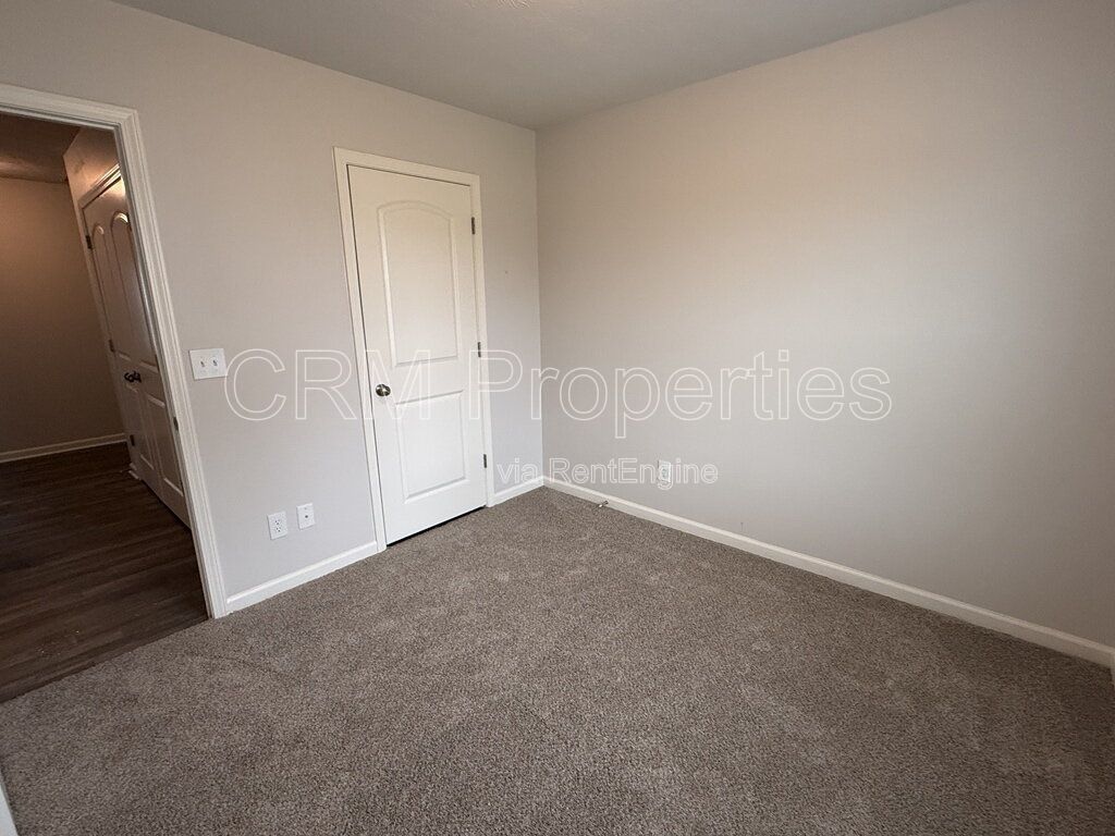 2618 W KINGS CANYON DR. MUNCIE property image