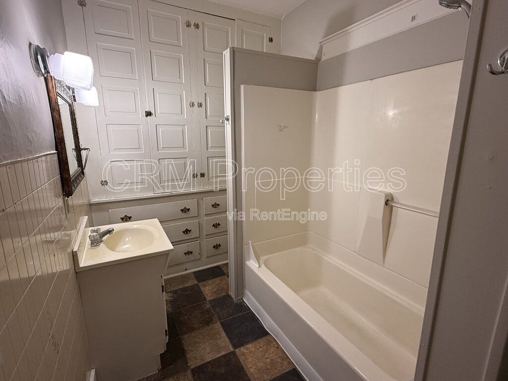 517 W JEFFERSON ST, UPPER UNIT. KOKOMO property image