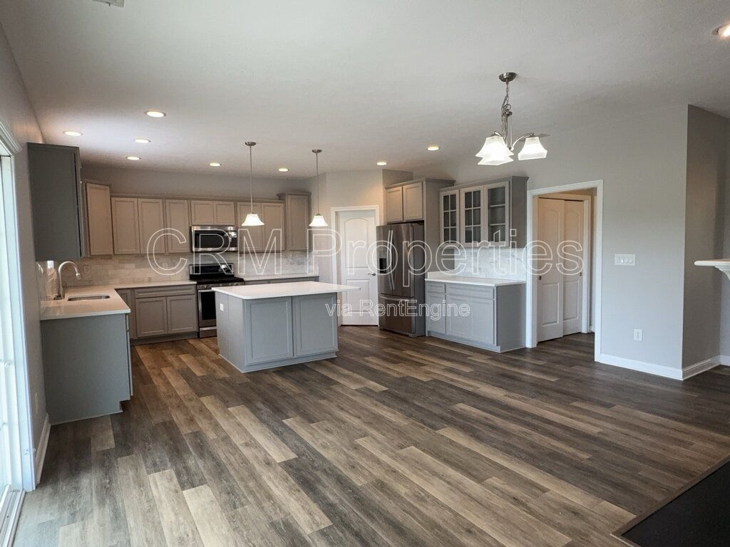 6311 BURGIN DR. WHITESTOWN property image