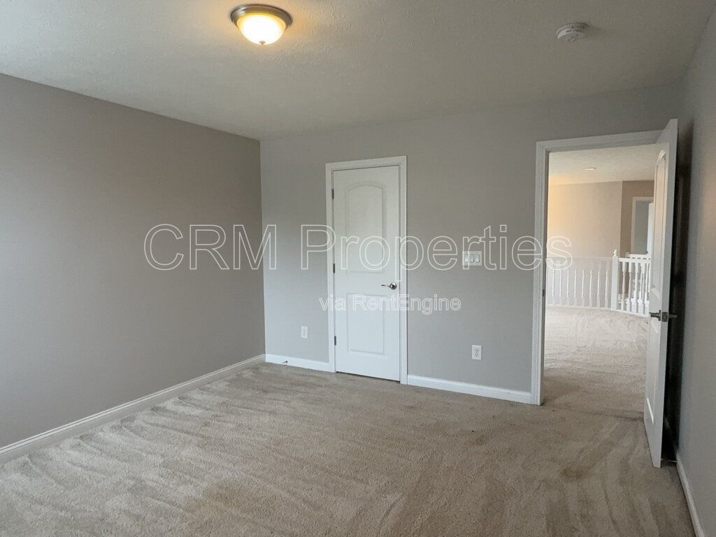 6311 BURGIN DR. WHITESTOWN property image
