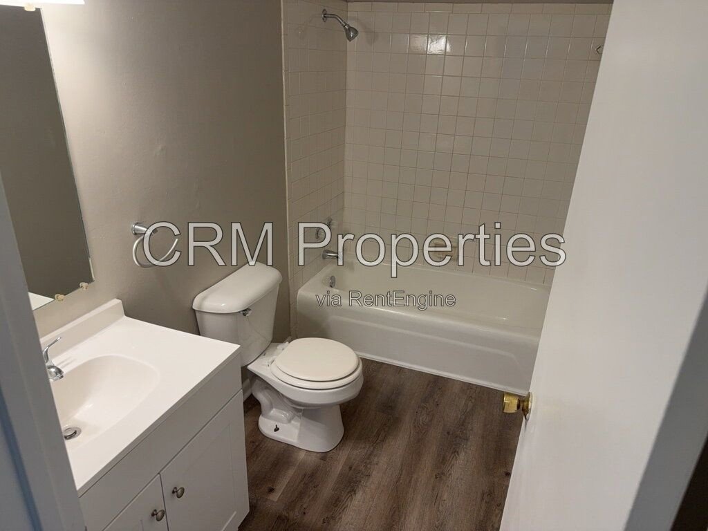 1420 E JEFFERSON ST. UNIT 02, FRANKLIN property image