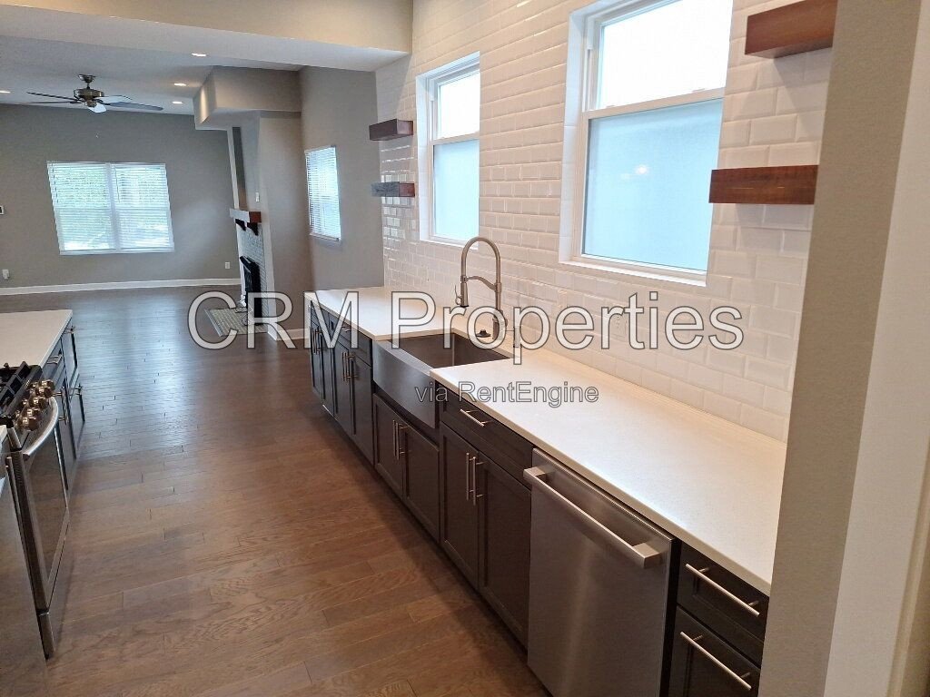 426 PARKWAY AVE. INDIANAPOLIS property image