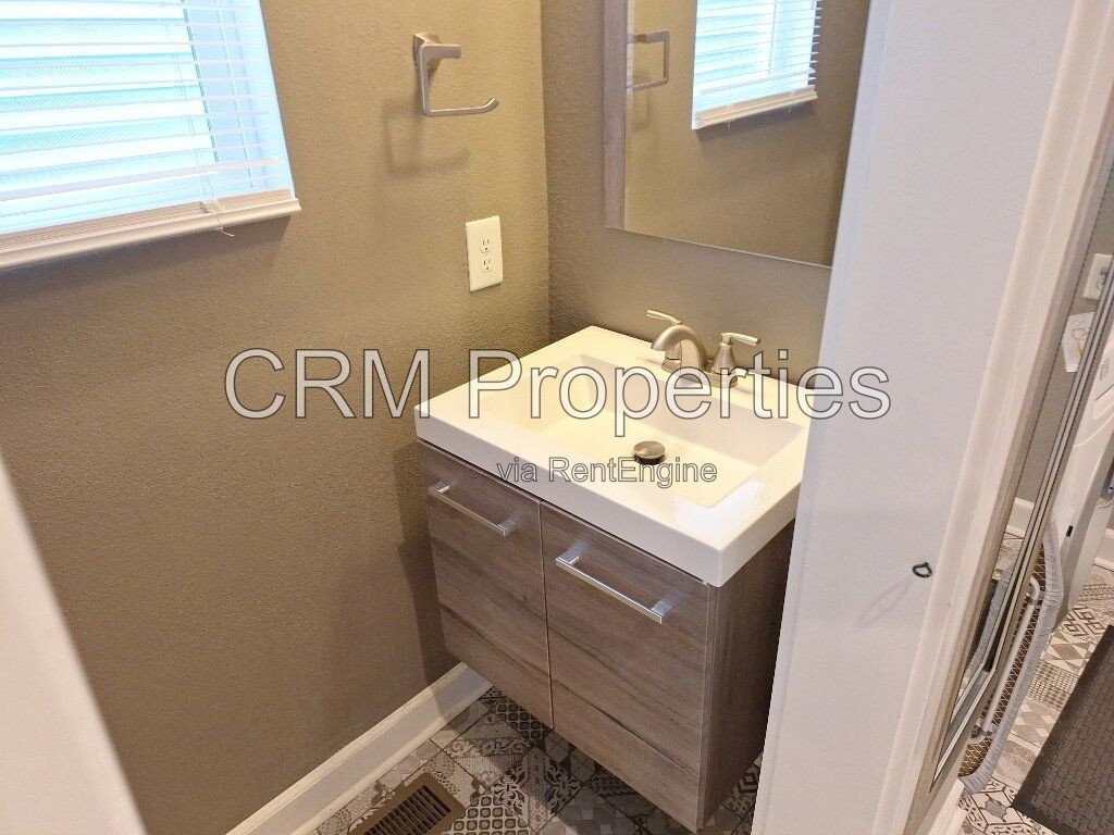 426 PARKWAY AVE. INDIANAPOLIS property image
